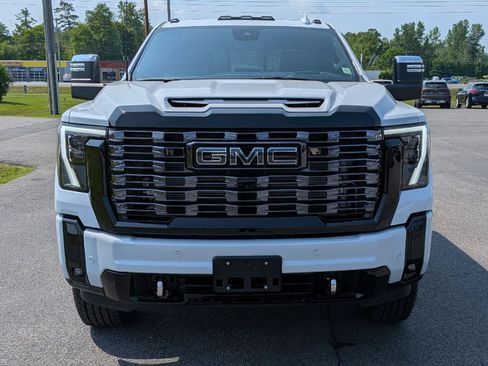 New 2026 GMC Sierra 2500 Denali Ultimate w/ LPO, Black Badging Package AWD/4WD image 2
