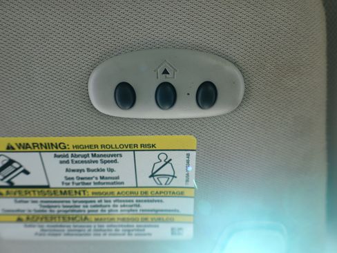 Used 2017 Ford Explorer Platinum image 32