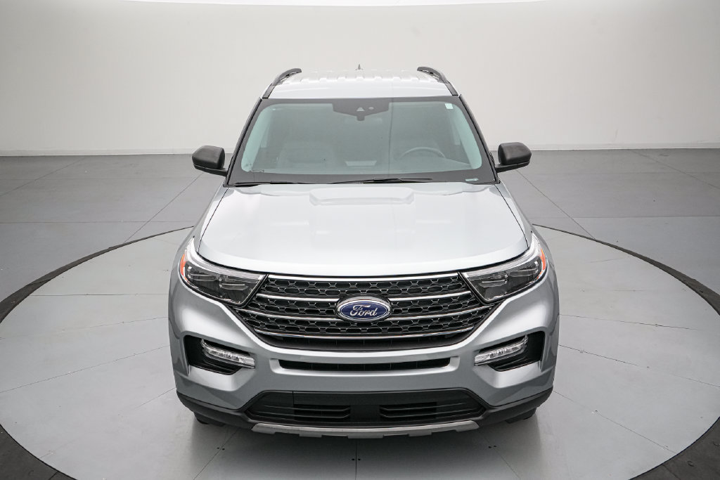 Certified 2023 Ford Explorer XLT w/ Equipment Group 202A AWD/4WD image 9