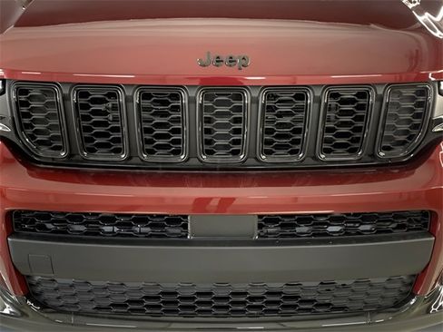 New 2025 Jeep Grand Cherokee L Altitude image 9