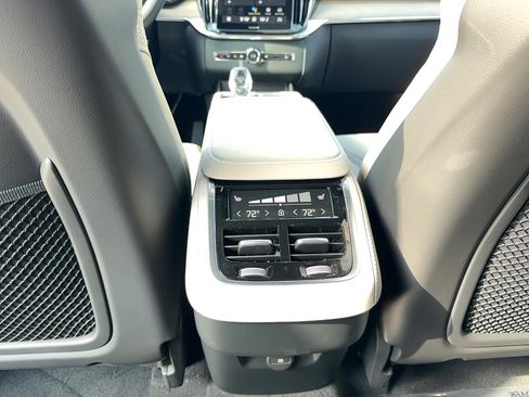 Used 2026 Volvo XC90 B6 Core w/ Protection Package Premier AWD/4WD image 19