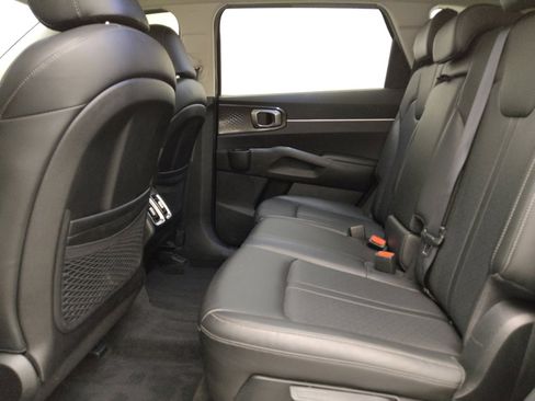 Used 2023 Kia Sorento S w/ Panoramic Sunroof Package FWD image 18