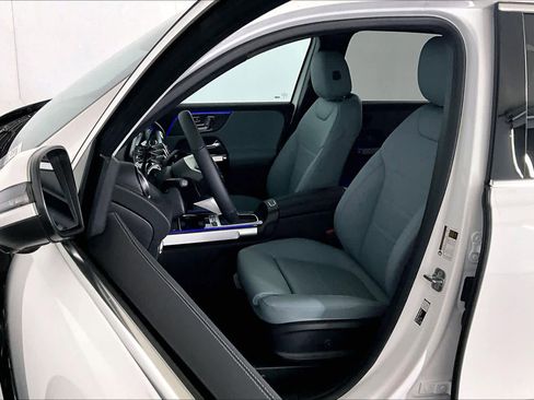New 2026 Mercedes-Benz GLB 250 4MATIC image 14