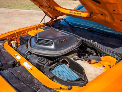 Used 2014 Dodge Challenger R/T image 16