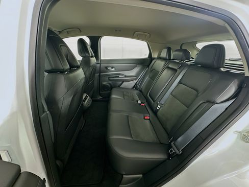Used 2024 Nissan Ariya FWD image 29