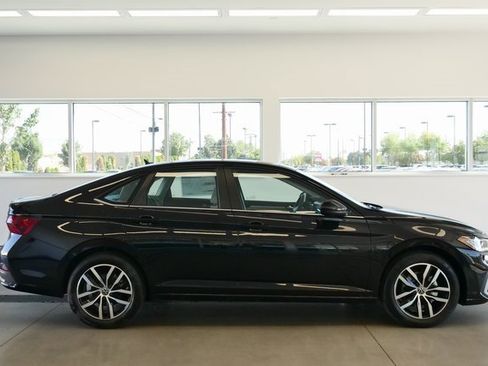 New 2025 Volkswagen Jetta SE image 7