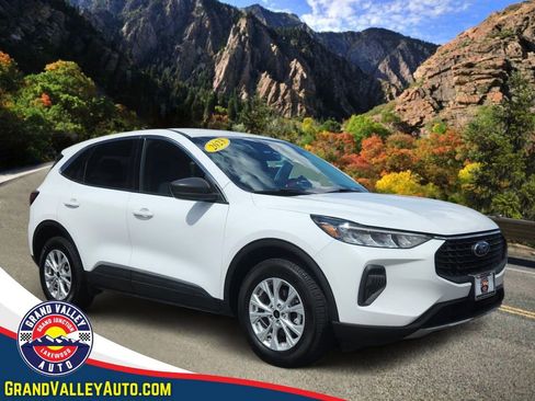 Used 2023 Ford Escape Active image 1