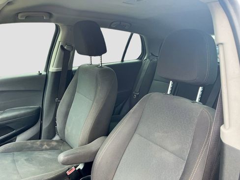 Used 2020 Chevrolet Trax LS image 19