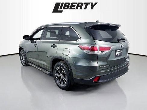 Used 2016 Toyota Highlander XLE image 5