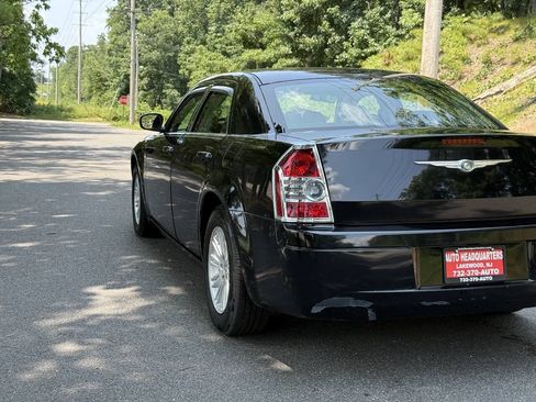 Used 2009 Chrysler 300 LX RWD image 8