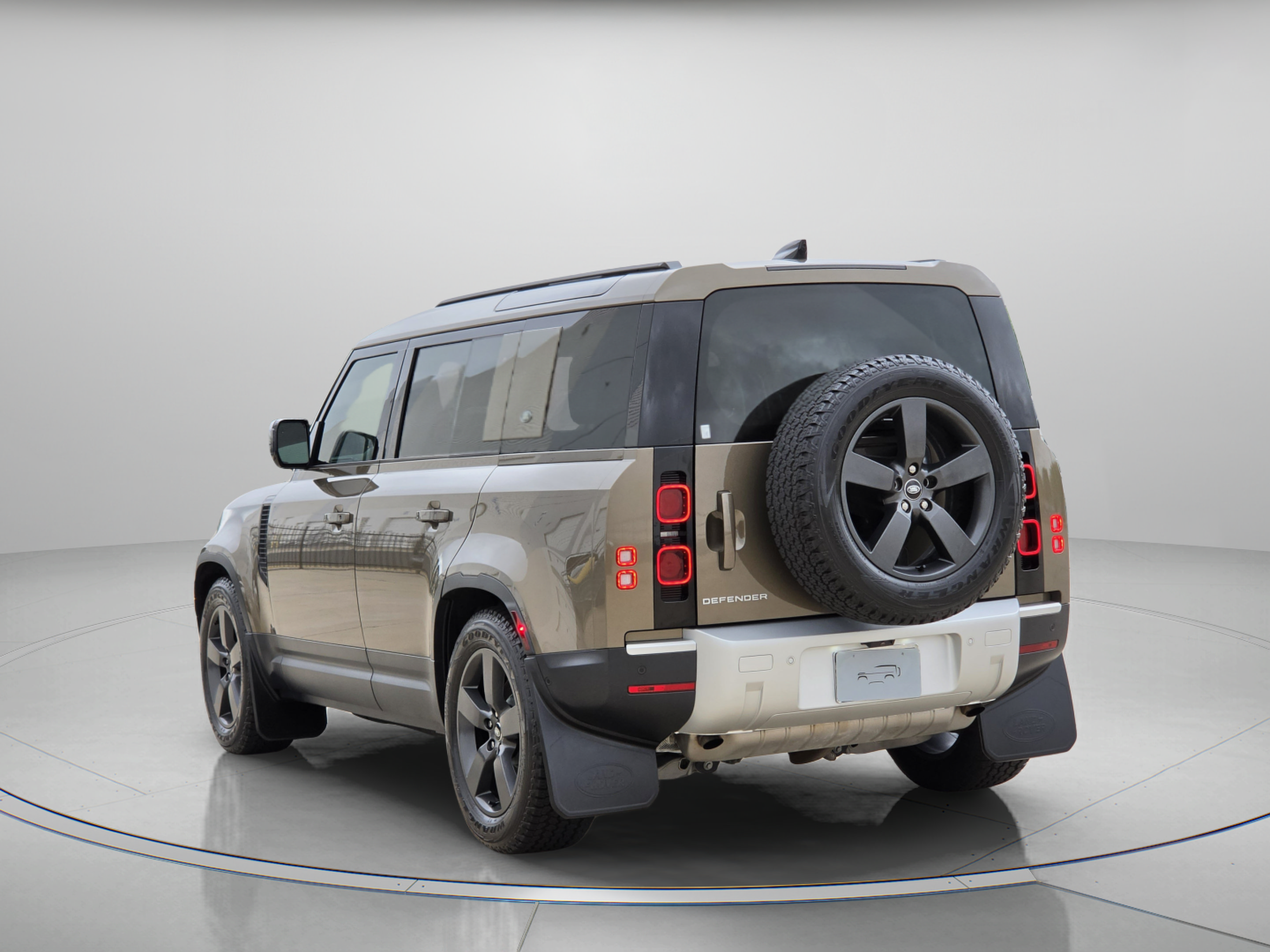 Certified 2024 Land Rover Defender 110 S AWD/4WD image 3