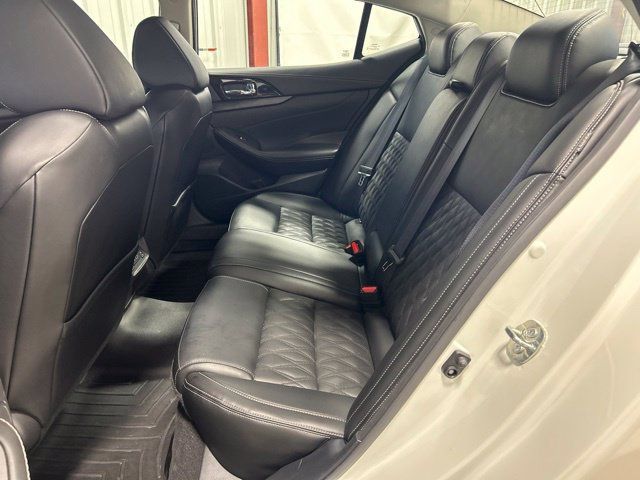 Used 2023 Nissan Maxima Platinum w/ Sport Mat Group FWD image 17