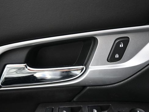 Used 2017 GMC Terrain SLE w/ Convenience Package image 23