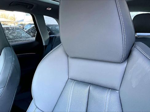 Used 2025 Audi Q5 Premium Plus w/ Premium Plus image 14