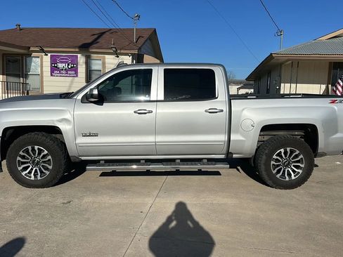 Used 2018 Chevrolet Silverado 1500 LT w/ Texas Edition image 2