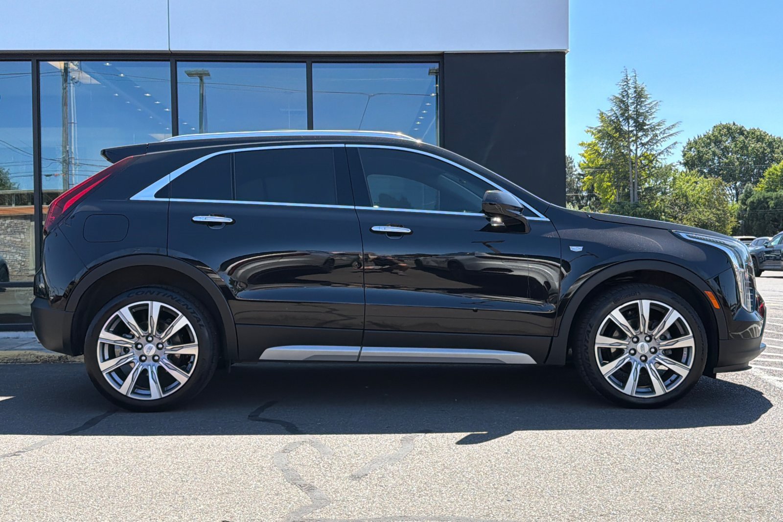 Used 2019 Cadillac XT4 Premium Luxury FWD image 3