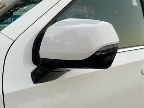 Used 2023 Chevrolet Tahoe LT w/ Luxury Package image 11