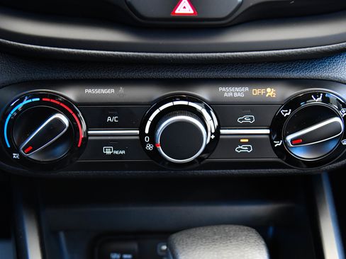 Used 2024 Kia Soul LX w/ Option Group 015 FWD image 19