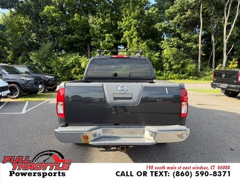 Used 2011 Nissan Frontier SL w/ Moonroof Pkg AWD/4WD image 8