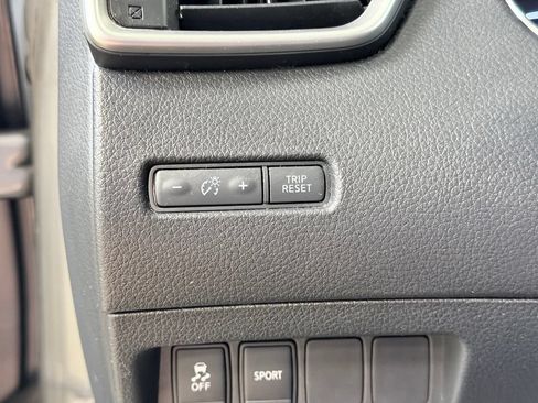 Used 2016 Nissan Rogue SV FWD image 36