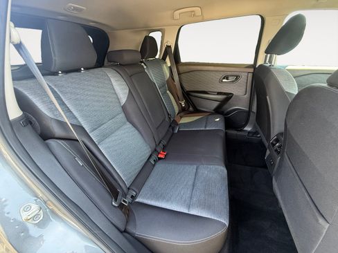 Used 2023 Nissan Rogue SV AWD/4WD image 18