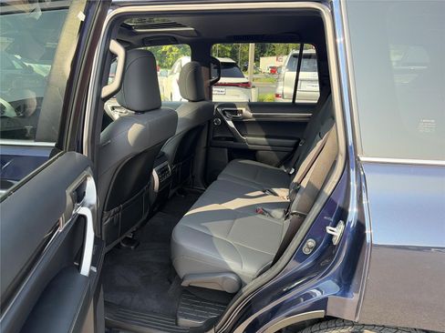 Used 2023 Lexus GX 460 Premium w/ Premium Plus Package AWD/4WD image 9