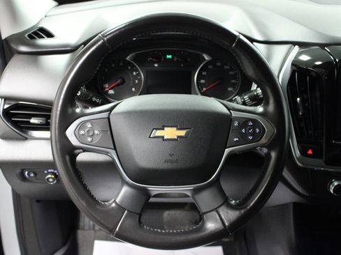 Used 2020 Chevrolet Traverse LT FWD image 18