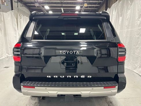Used 2025 Toyota 4Runner Limited image 6