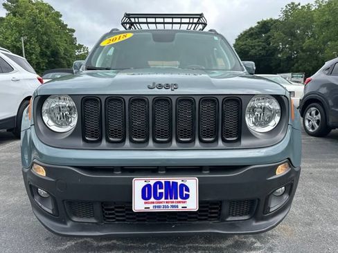 Used 2018 Jeep Renegade Altitude w/ Popular Equipment Group FWD image 2