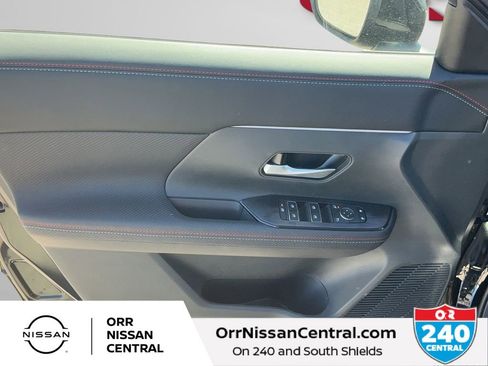 New 2026 Nissan Kicks SR w/ SR Premium Package FWD image 16