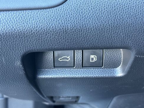 Certified 2023 Toyota Crown XLE image 33