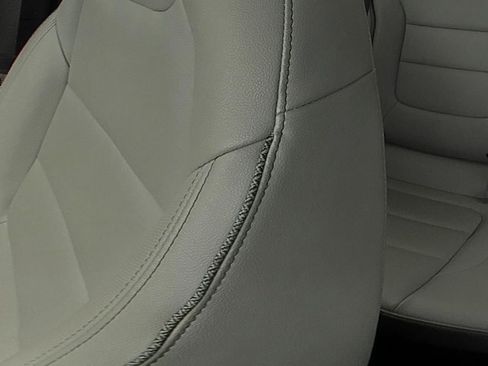 Used 2021 Chevrolet TrailBlazer LT w/ Sun and Liftgate Package FWD image 12