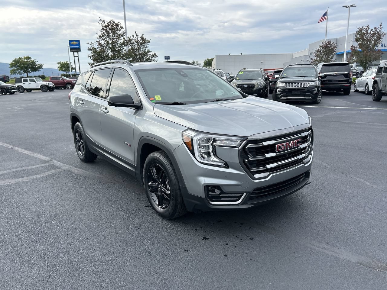 Used 2024 GMC Terrain AT4 w/ Tech Package AWD/4WD image 1