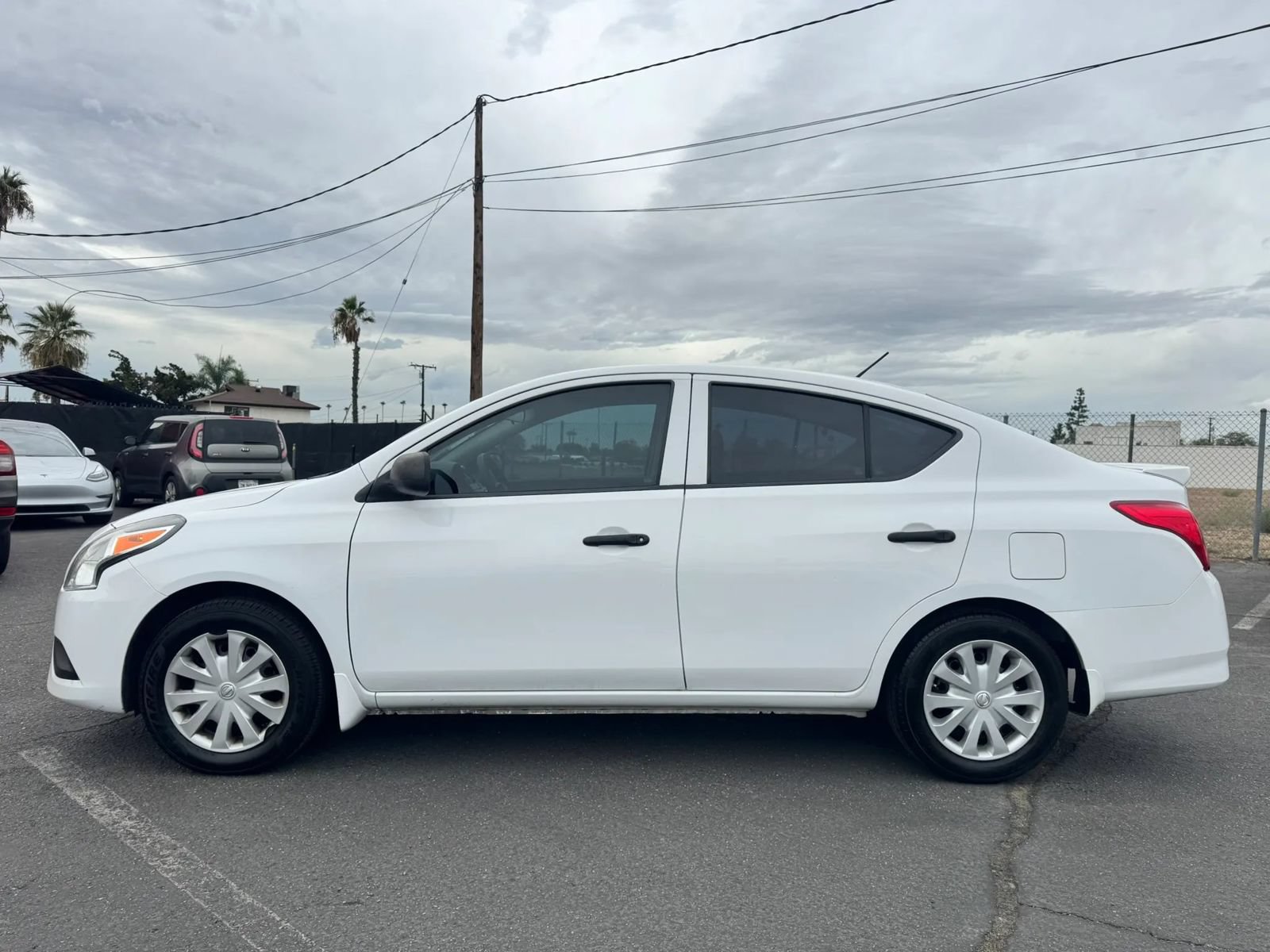 Used 2015 Nissan Versa S Plus FWD image 3