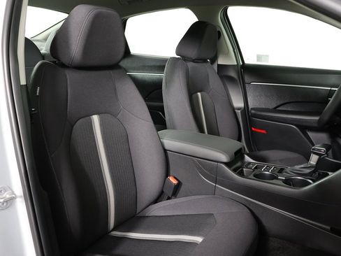 Certified 2025 Hyundai Sonata SE image 25