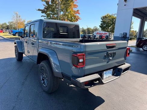 New 2026 Jeep Gladiator Sport image 7