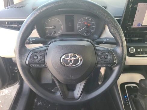 Used 2023 Toyota Corolla LE image 19