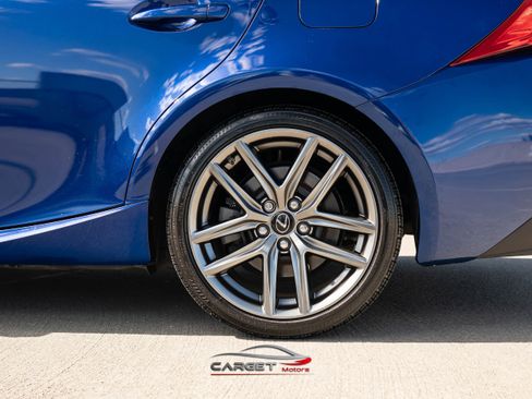 Used 2018 Lexus IS 300 AWD image 11