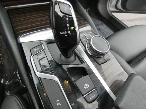 Used 2019 BMW 530i w/ Convenience Package image 61