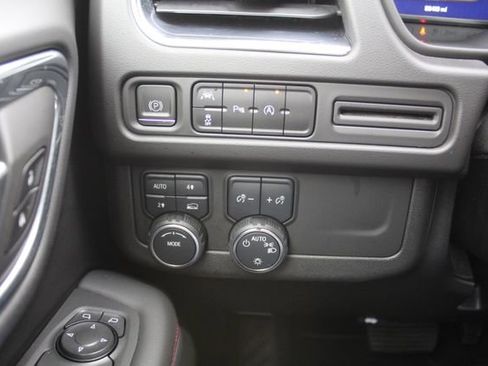 Used 2023 Chevrolet Tahoe RST AWD/4WD image 29