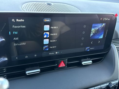 New 2025 Hyundai Ioniq 5 SEL image 18