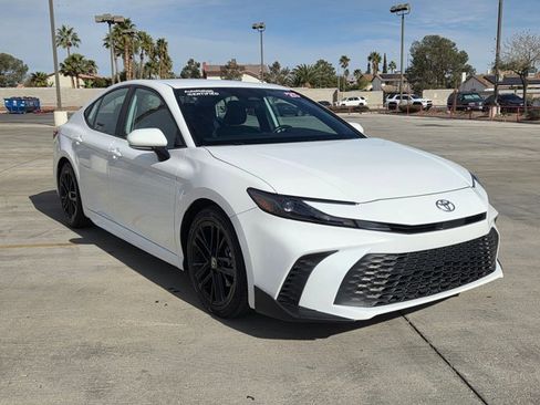 Certified 2025 Toyota Camry SE image 3