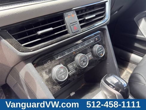Used 2022 Volkswagen Taos SEL w/ Panoramic Sunroof Package FWD image 16