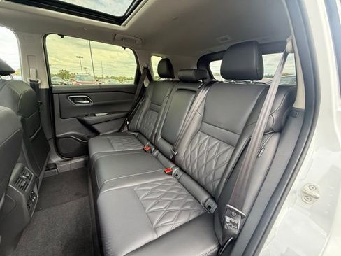 New 2026 Nissan Rogue Platinum w/ Platinum Premium Package image 15