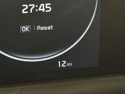 Certified 2025 Kia Seltos SX w/ SX Sunroof Package image 19