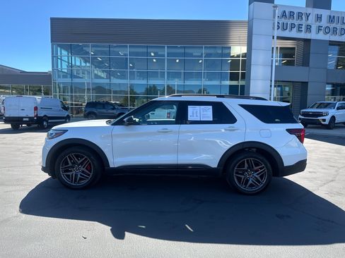 Used 2025 Ford Explorer ST w/ Sun And Sound Package AWD/4WD image 2