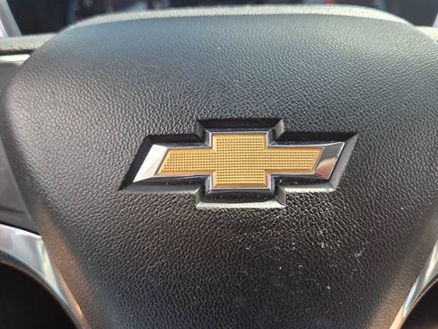 Used 2019 Chevrolet Equinox LS FWD image 30