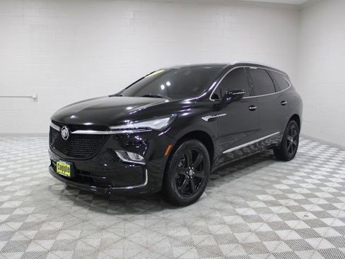 Used 2024 Buick Enclave Essence w/ Experience Buick Package image 8