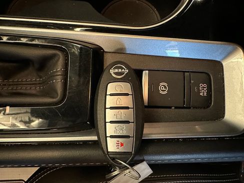 Used 2024 Nissan Altima 2.5 SL AWD/4WD image 17