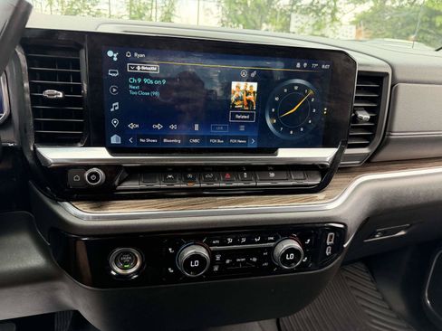 Used 2024 Chevrolet Silverado 1500 LT AWD/4WD image 21